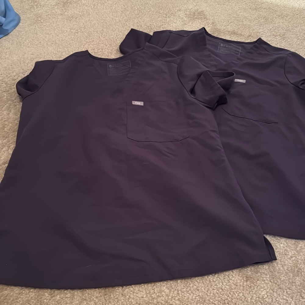 purple shadow one pocket figs top